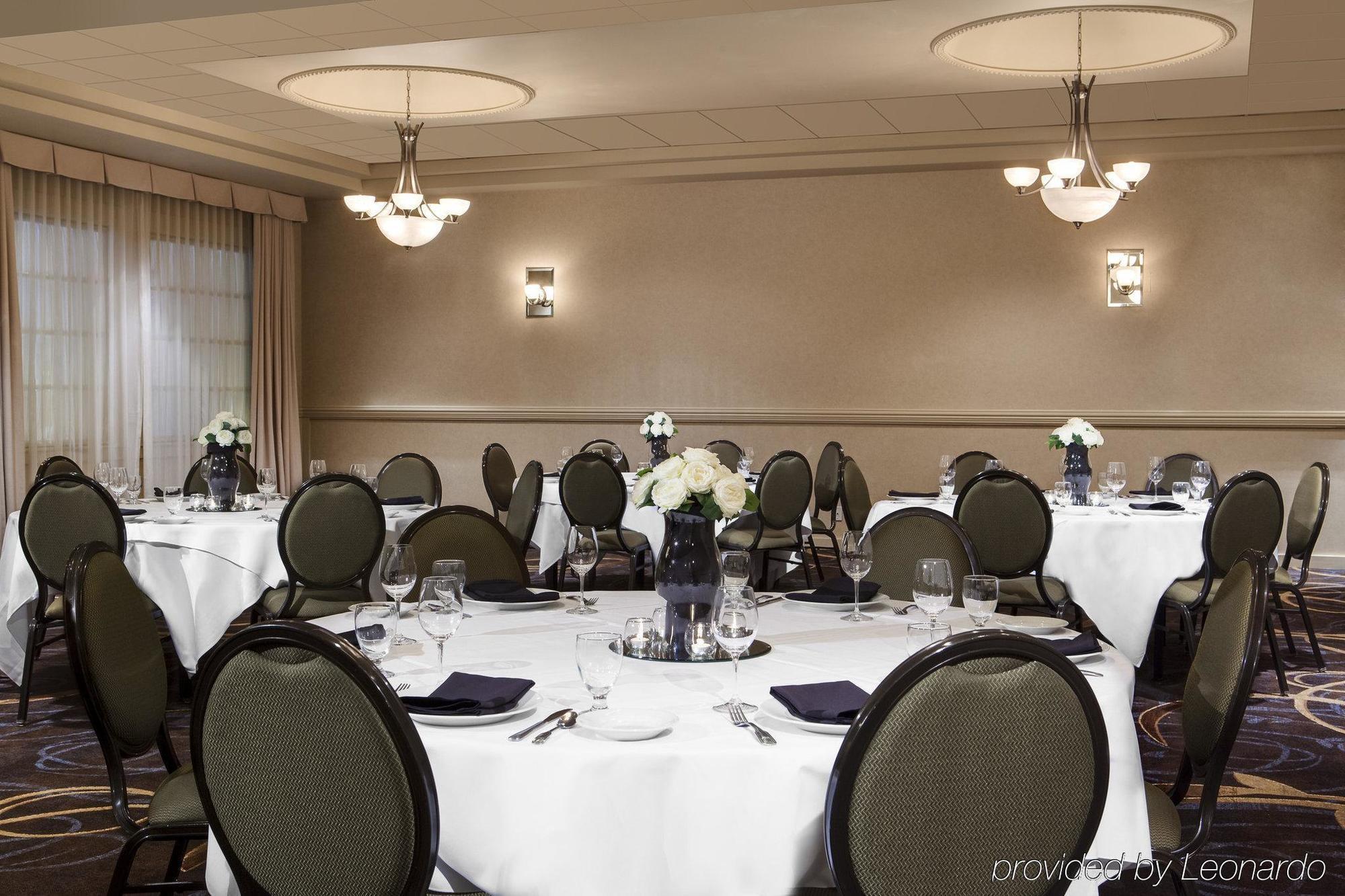 Hilton Kansas City Country Club Plaza Exterior photo