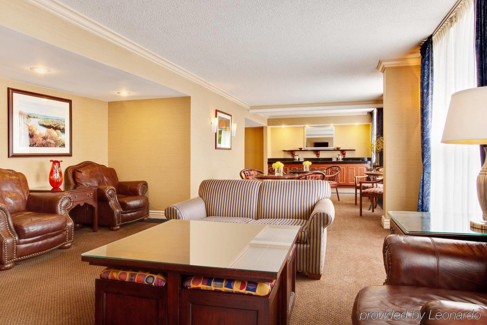 Hilton Kansas City Country Club Plaza Exterior photo